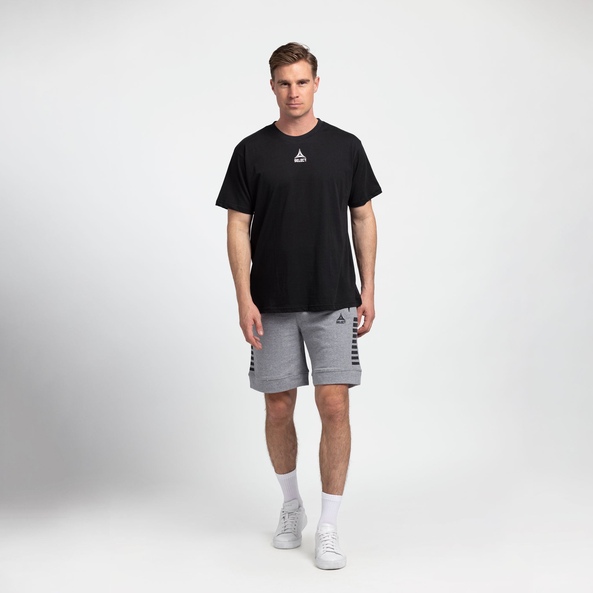 Basic T-Shirt #farbe_schwarz