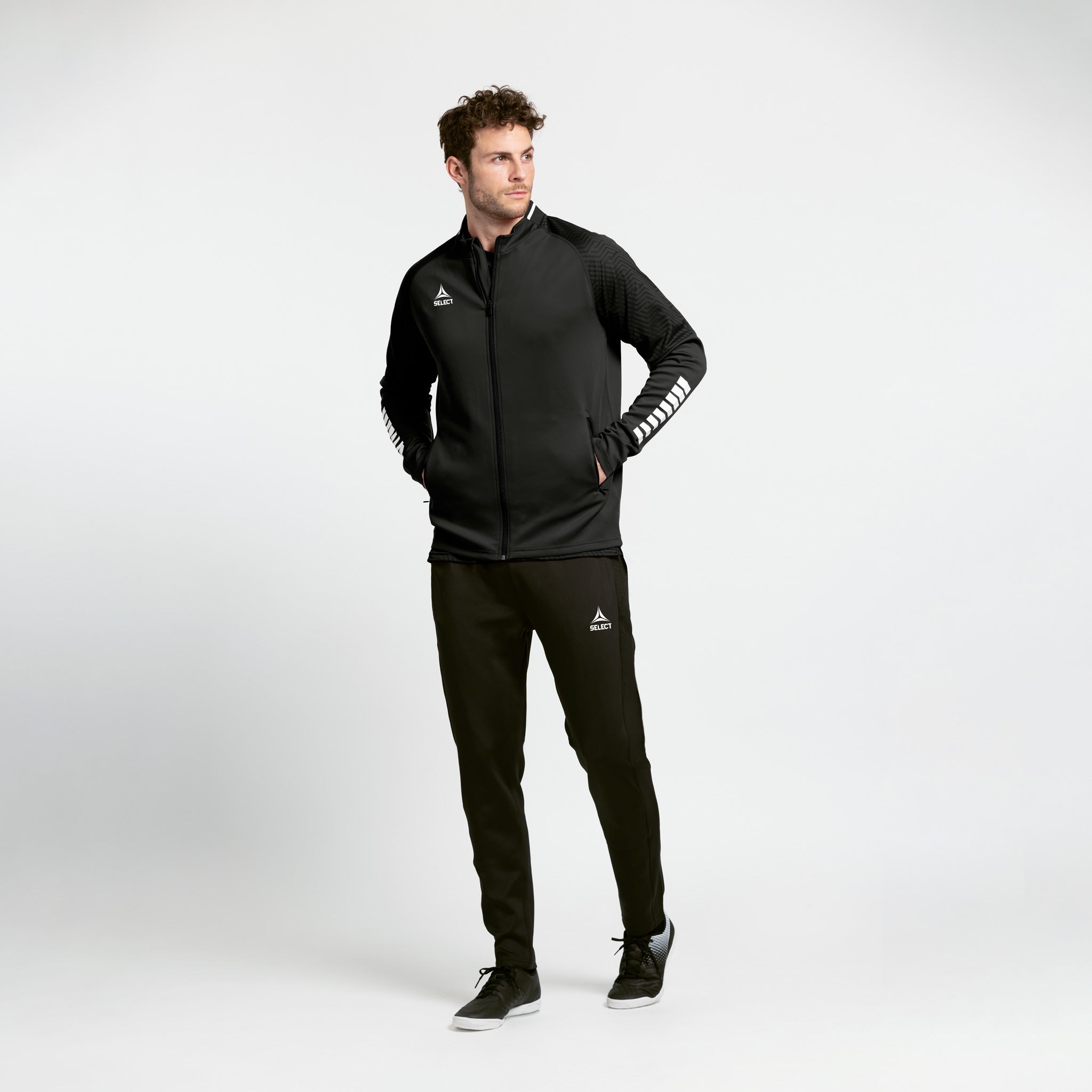 Monaco Trainingsjacke v24 #colour_schwarz/weiß #farbe_schwarz/weiß